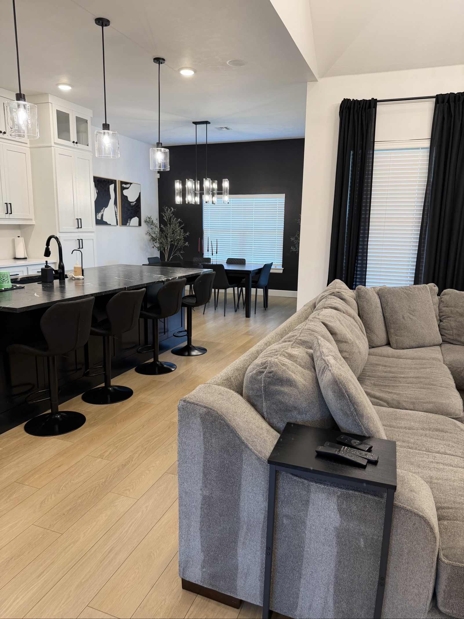Clean kitchen and bedroom