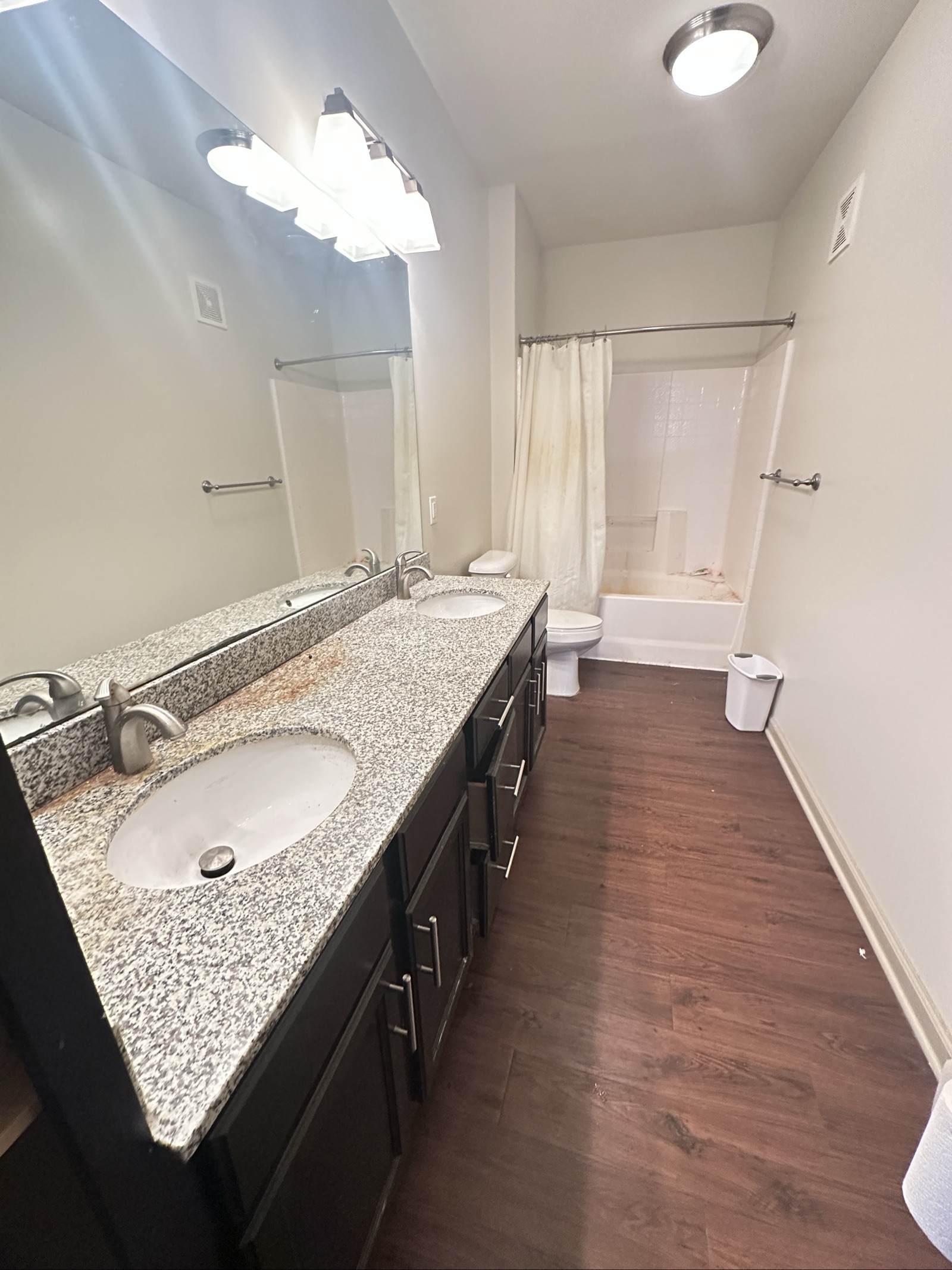 Bathroom before cleaning