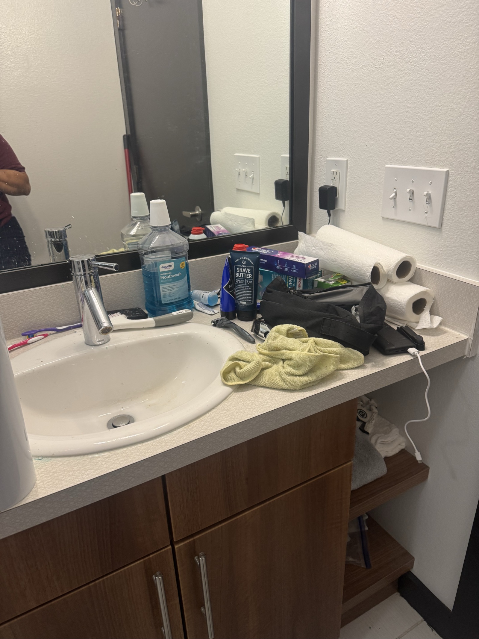 Bathroom before cleaning